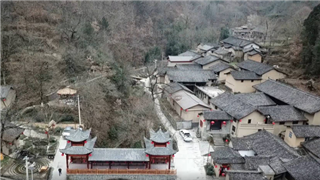 Vlog: 500-year-old village in NW China welcomes 