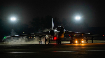 Bombers' night flight training