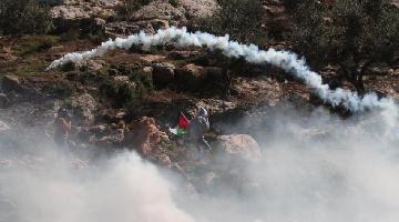 Palestinian protesters clash with Israeli soldiers in east of Nablus