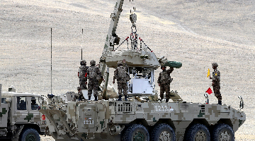 Soldiers participate in live-fire test on Karakoram Plateau