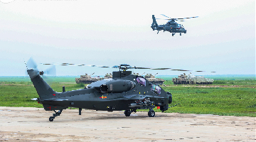 Helicopter lifts off for low-altitude breaching training